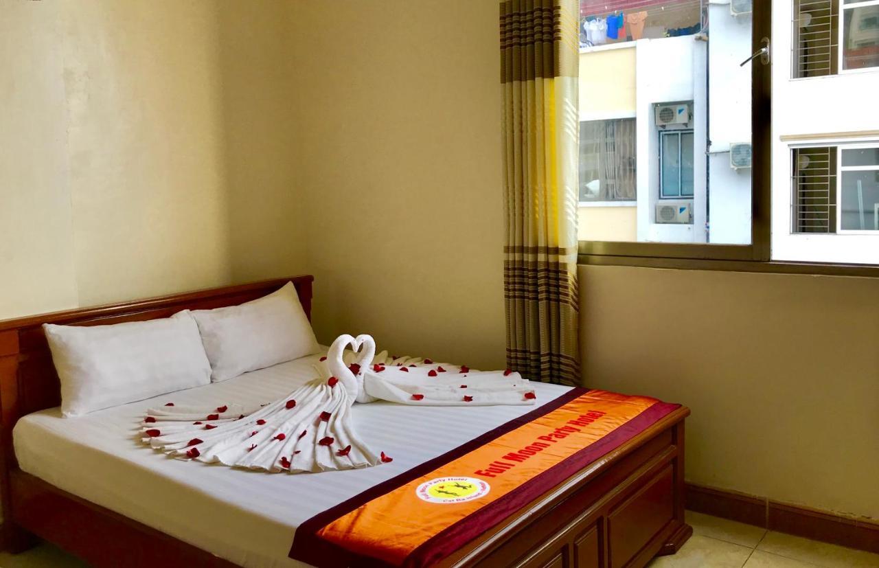 Full Moon Party Hotel Hai Phong Buitenkant foto