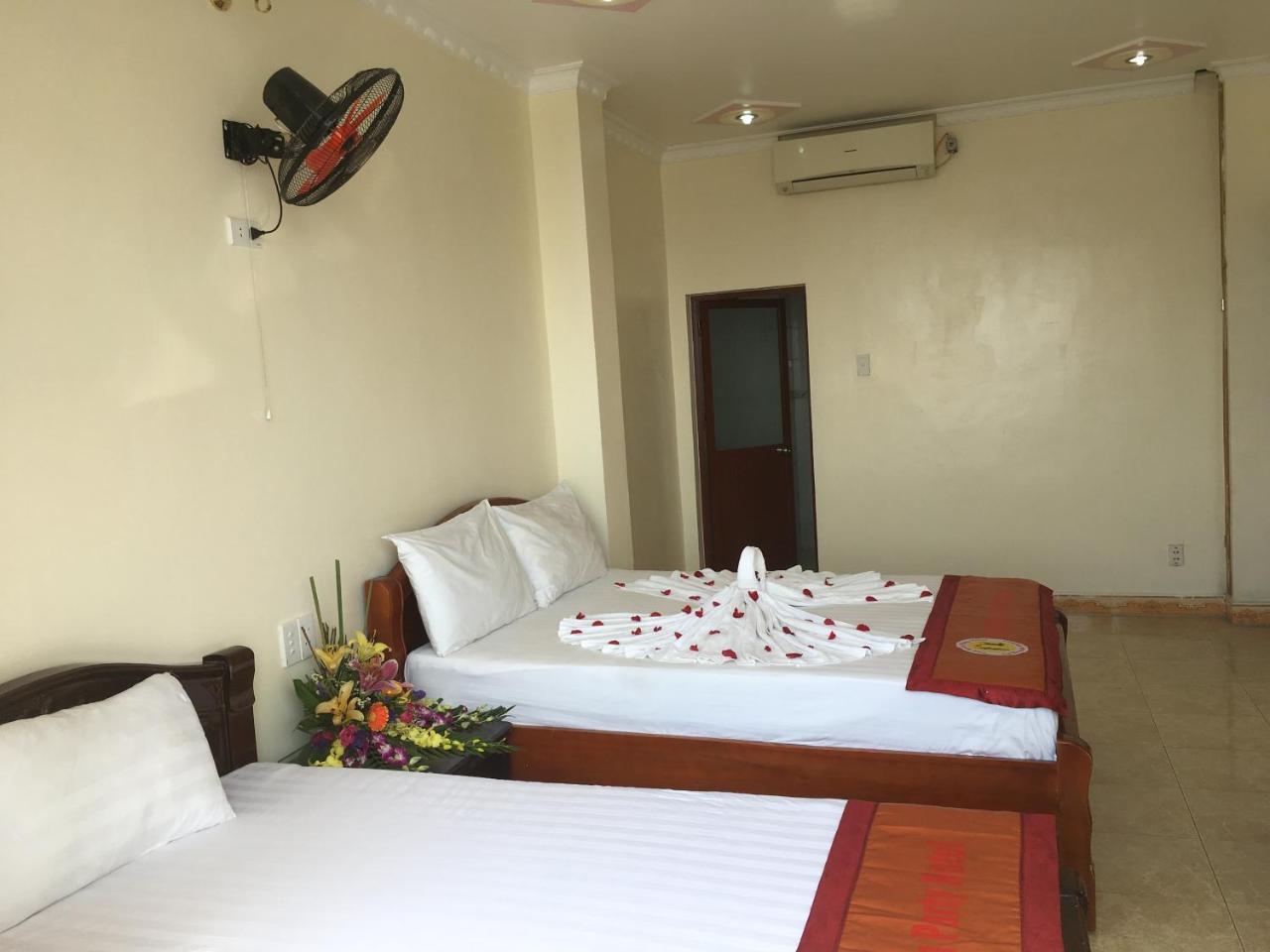 Full Moon Party Hotel Hai Phong Buitenkant foto