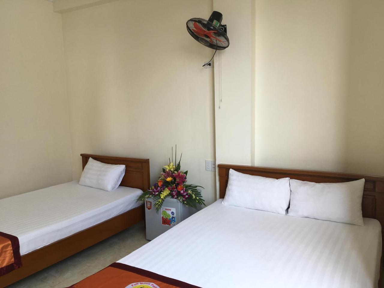 Full Moon Party Hotel Hai Phong Buitenkant foto